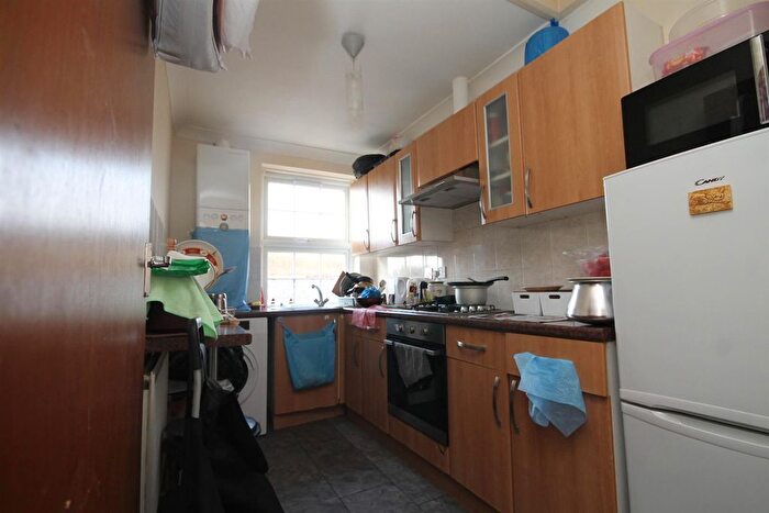 1 Bedroom Flat For Sale In Neville Walk, Carshalton, SM5