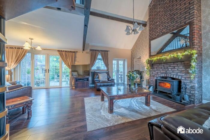5 Bedroom Property For Sale In Dale Farm, Greensbridge Lane, Tarbock Green, Prescot, L35
