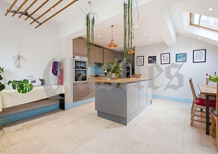 3 Bedroom Character Property For Sale In Wakefield Road, London, N15