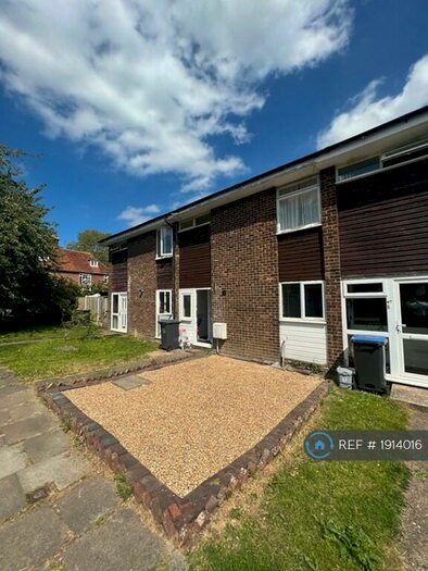 5 Bedroom Terraced House To Rent In Kemsing Gardens, Canterbury, CT2