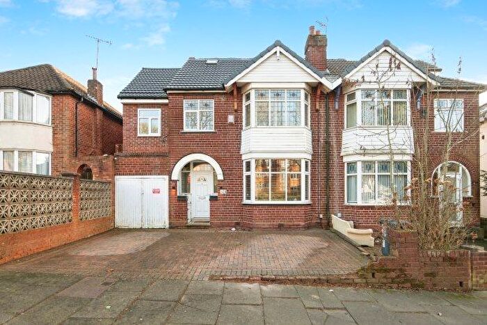 6 Bedroom Property To Rent In Hagley Road West, Birmingham, B32