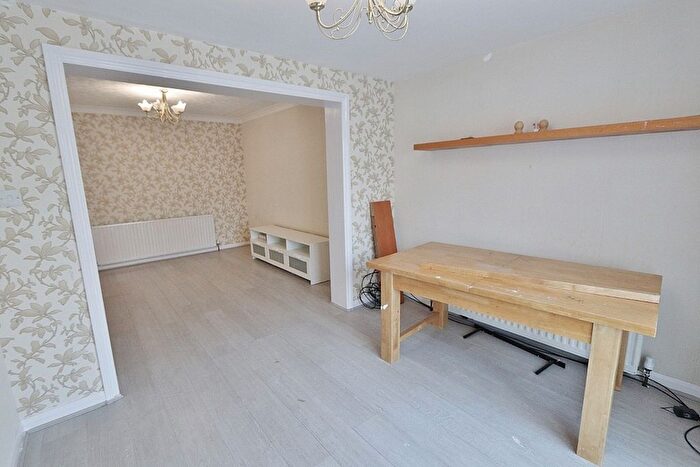 3 Bedroom Terraced House To Rent In Seymer Road, Romford, RM1