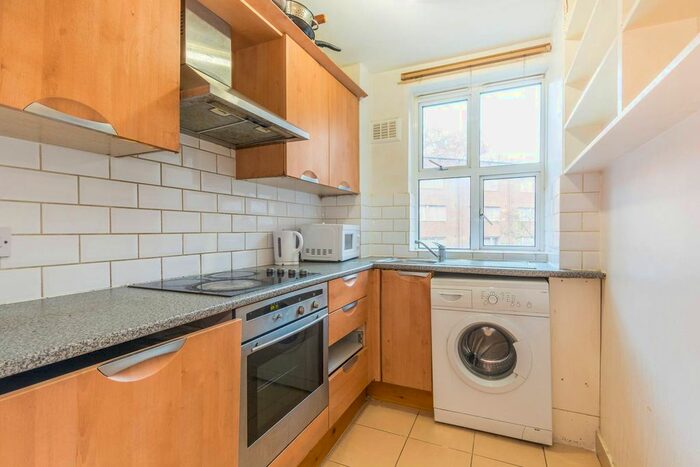 3 Bedroom Flat To Rent In Park West, Hyde Park Estate, London, W2