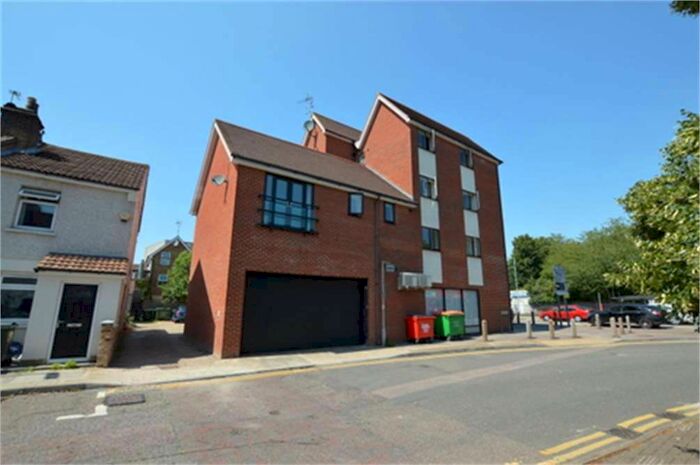 1 Bedroom Flat To Rent In Homegardens, Dartford, DA1