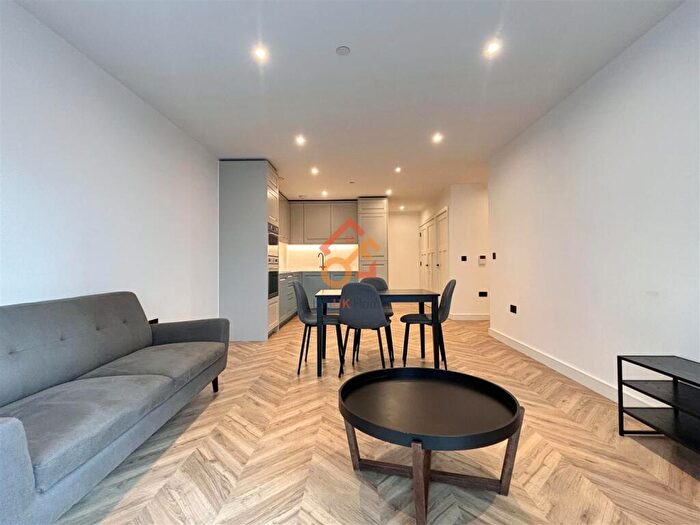 2 Bedroom Flat To Rent In Tryon House, Brook Street, Kingston Upon Thames, KT1