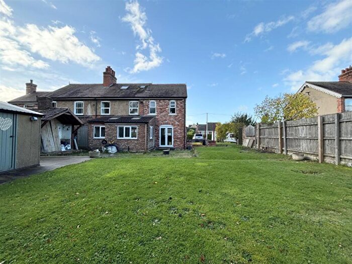 4 Bedroom Semi-Detached House For Sale In Chapel Lane, Legbourne, Louth, LN11
