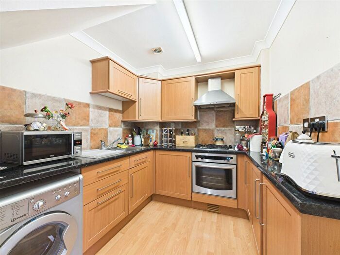 1 Bedroom Flat To Rent In Waldegrave Park, Middlesex, TW1