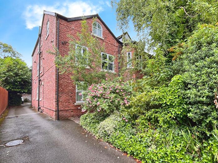 2 Bedroom Flat To Rent In Queenston Road, West Didsbury, Manchester, M20