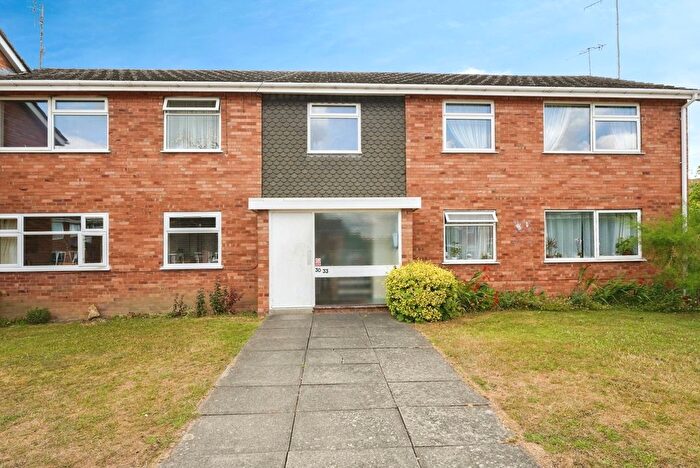 2 Bedroom Flat For Sale In Fountain Court, Waterside, Evesham, Worcestershire, WR11