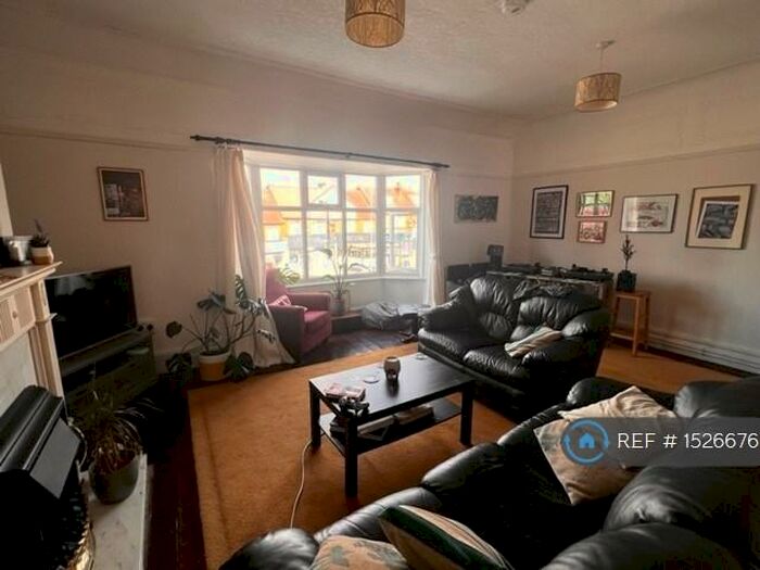 1 Bedroom Flat To Rent In Stonegate Road, Leeds, LS6