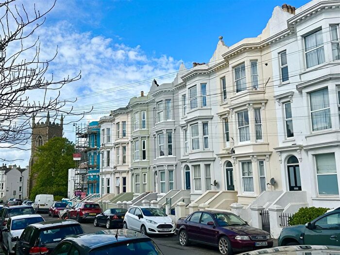 1 Bedroom Flat For Sale In Priory Road, Hastings, TN34