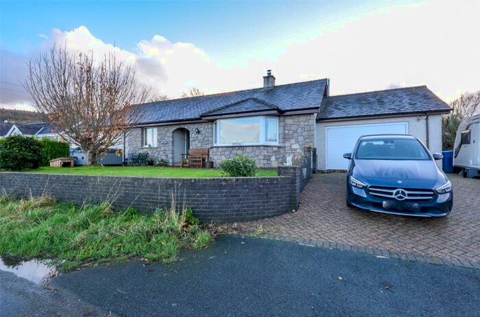 4 Bedroom Bungalow For Sale In Talybont, Bangor, Gwynedd, LL57