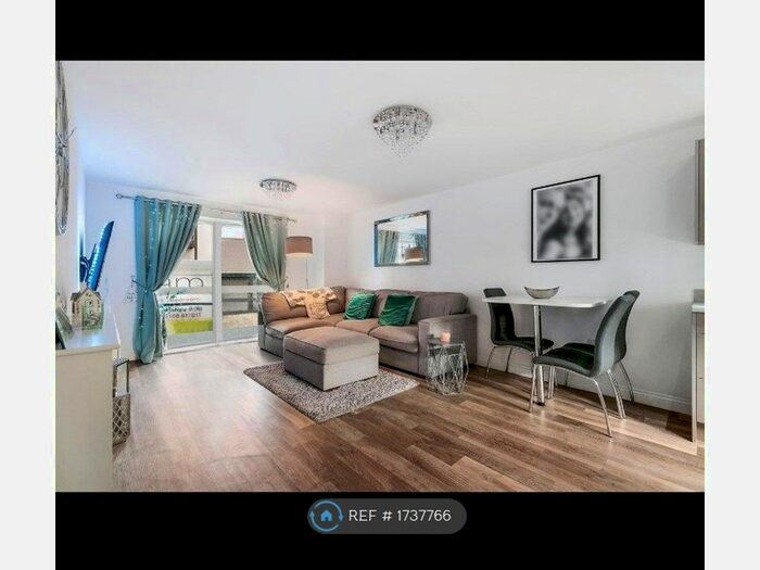 1 Bedroom Flat To Rent In Wills Crescent, Leybourne, West Malling, ME19