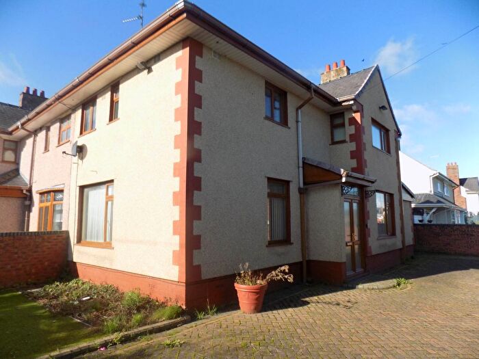 3 Bedroom Semi-Detached House For Sale In Bryn Garth, Penyffordd, Holywell, Hq., CH8