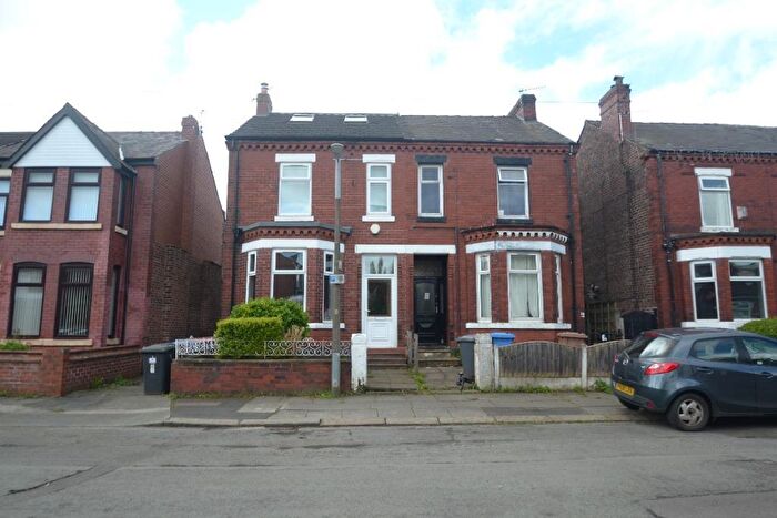 6 Bedroom Semi-Detached House To Rent In Osborne Road, Salford, M6