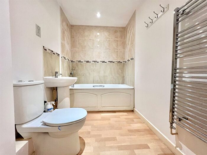 2 Bedroom Flat To Rent In Cezanne Road, Watford, Hertfordshire, WD25