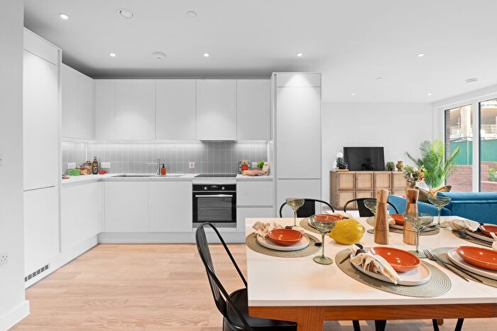 1 Bedroom Flat For Sale In Samara Drive, Southall, UB1