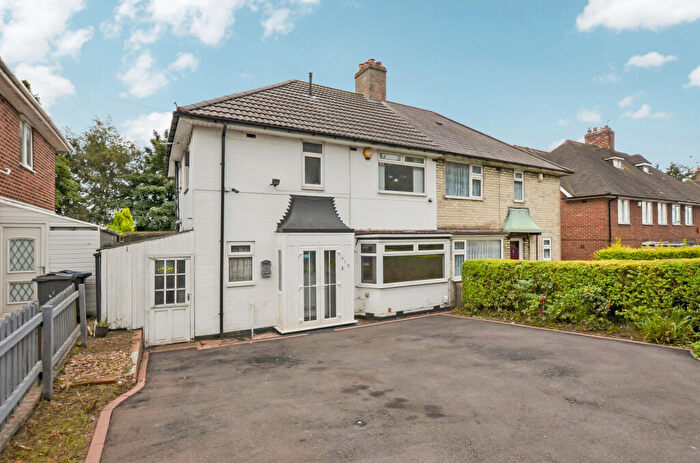 4 Bedroom Semi Detached House For Sale In College Road, Kingstanding, Birmingham, B44