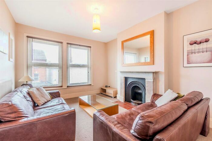 1 Bedroom Flat For Sale In Norwood High Street, West Norwood, SE27