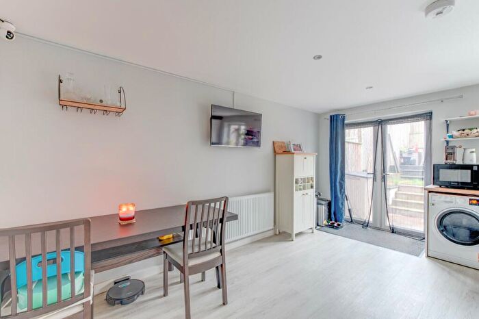3 Bedroom End Of Terrace House For Sale In Nags Head Cottage, Redditch Road, Studley, B80