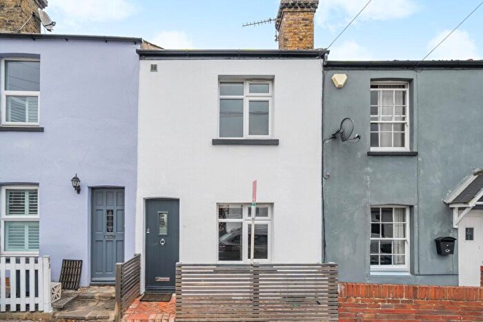 2 Bedroom Terraced House For Sale In Love Lane, South Norwood, London, SE25