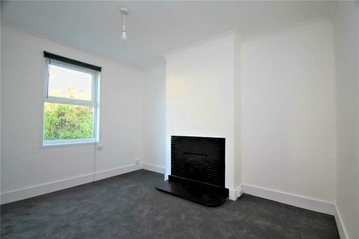 1 Bedroom Apartment To Rent In Sugden Road, Worthing, West Sussex, BN11