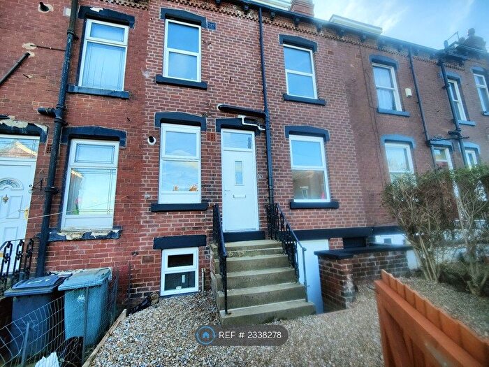 4 Bedroom Terraced House To Rent In Oakley Grove, Leeds, LS11