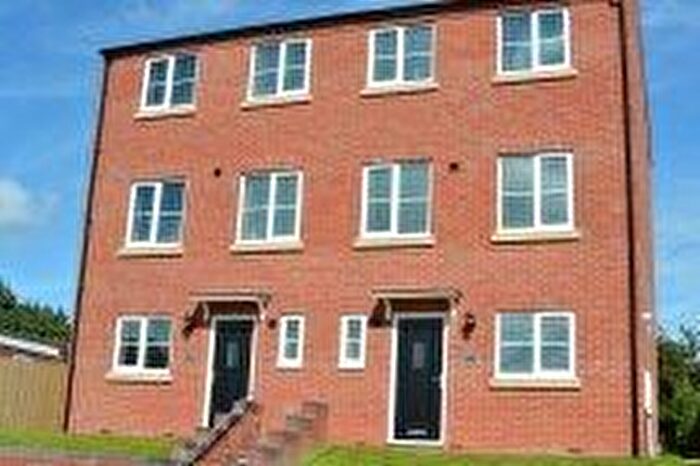 5 Bedroom Semi-Detached House To Rent In Tan Bank, Newport, TF10