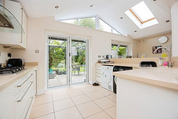 5 Bedroom Semi-Detached House For Sale In St. Johns Road, Farnham, Surrey, GU9