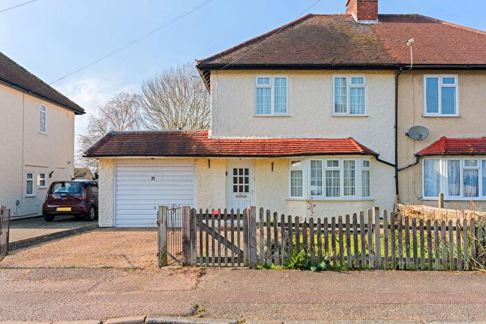 3 Bedroom Semi Detached House For Sale In Frampton Road, Epping, CM16