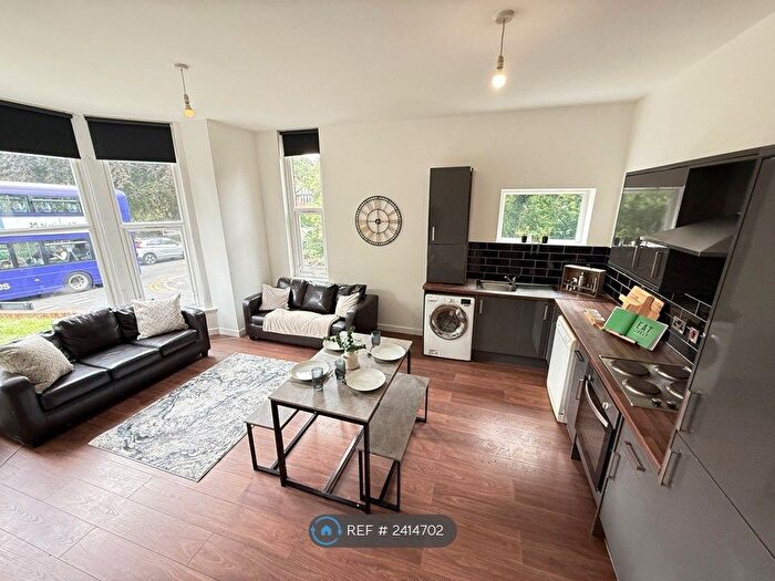 3 Bedroom Flat To Rent In Cardigan Road, Leeds, LS6