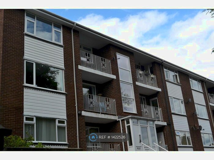 2 Bedroom Flat To Rent In Hazelhurst Court, Bradford, BD9