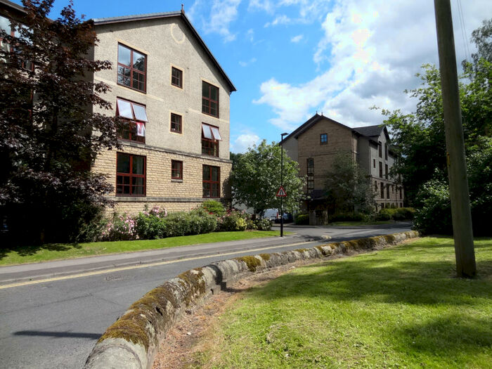 2 Bedroom Flat To Rent In Bridge Road, Lancaster, LA1