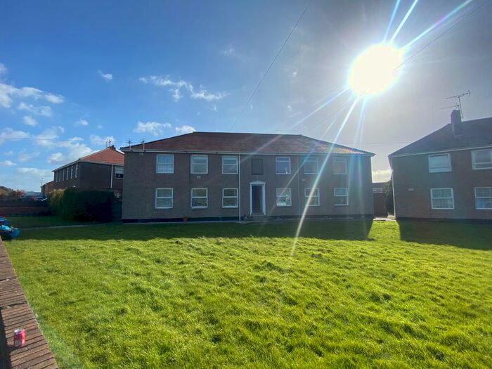 2 Bedroom Flat To Rent In Woodland Avenue, Porthcawl, CF36