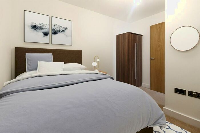 2 Bedroom Flat To Rent In Bedroom Property In London, E15