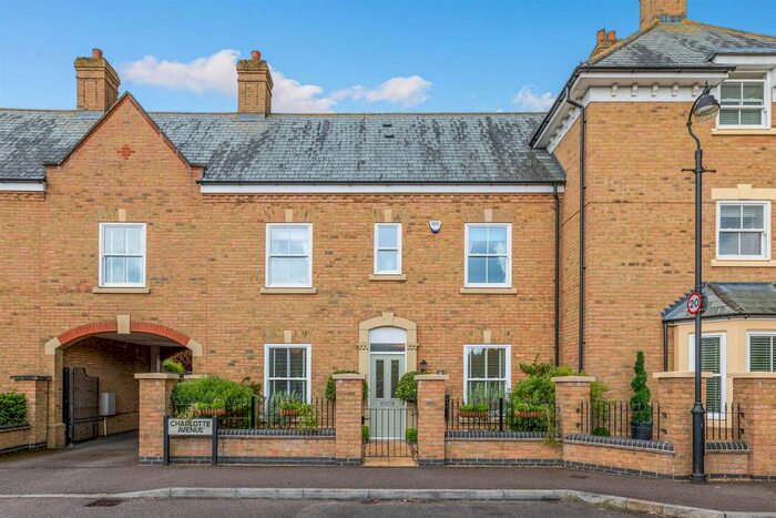 3 Bedroom End Terrace House For Sale In Charlotte Avenue, Fairfield, Herts, SG5