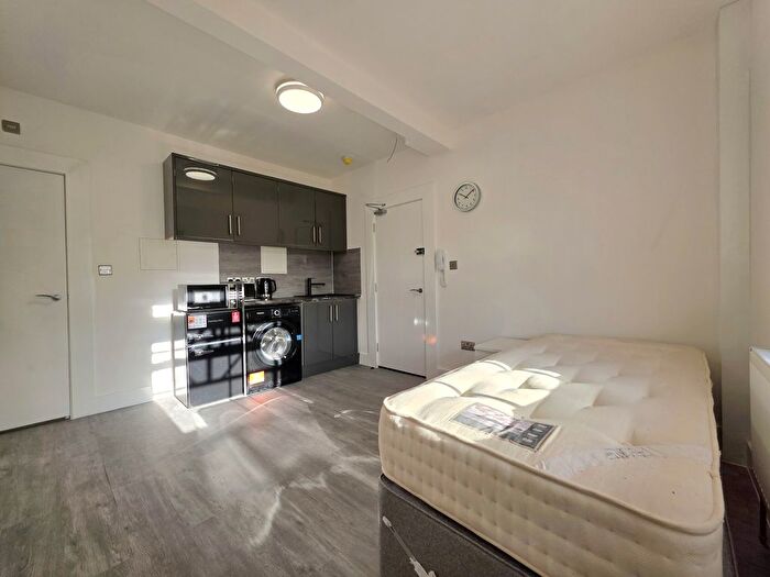 Studio To Rent In Lime Hill Road, Tunbridge Wells, Kent, TN1
