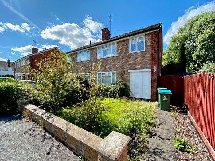 3 Bedroom Semi-Detached House To Rent In Pevensey Close, Aylesbury, HP21