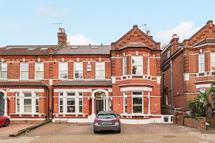 2 Bedroom Flat For Sale In Manor Road, Beckenham, BR3