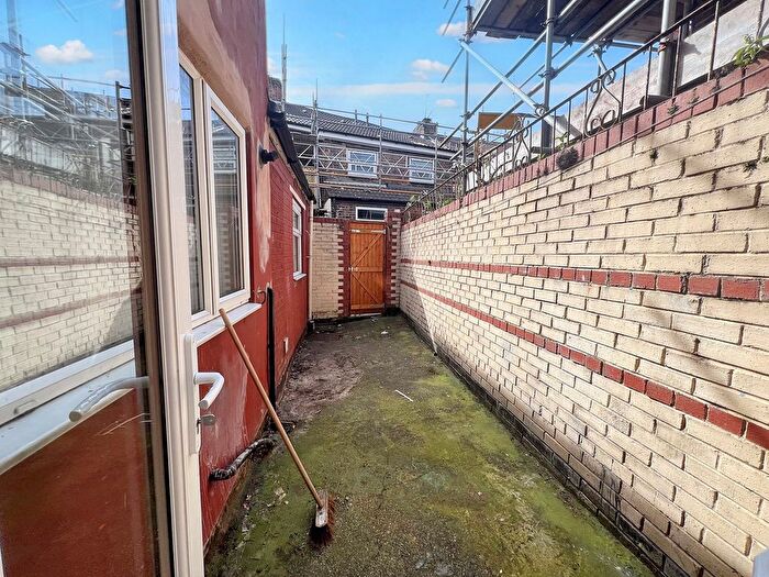 3 Bedroom Terraced House For Sale In Chirkdale Street, Liverpool, L4
