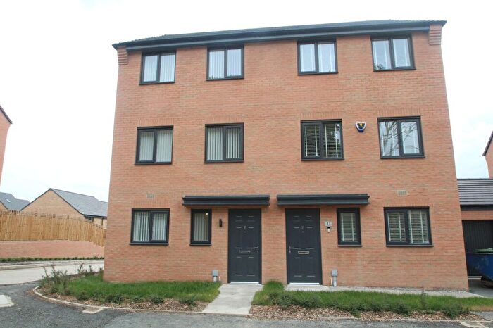 4 Bedroom House To Rent In Lilac Avenue, Seacroft, Leeds, West Yorkshire, Uk, LS14
