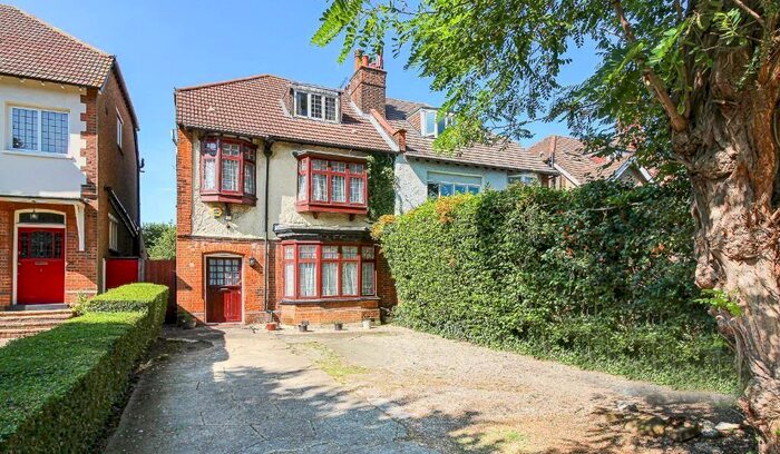 6 Bedroom Semi-Detached House To Rent In Fuller Road, London, E18