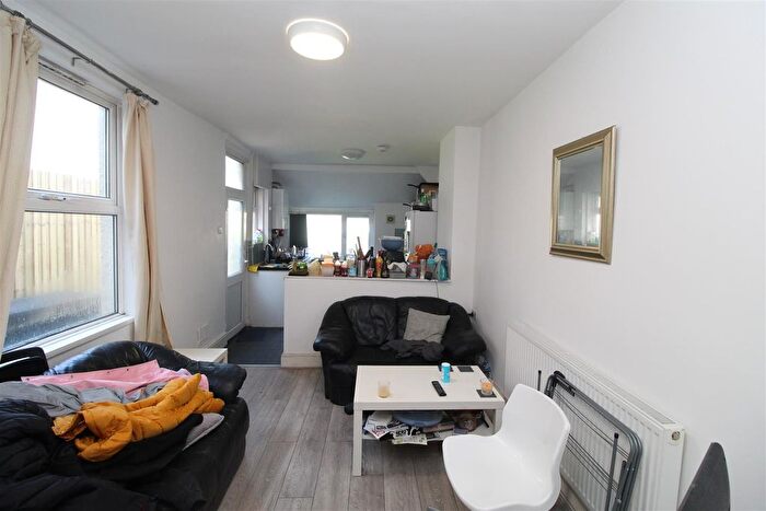 5 Bedroom Property To Rent In Malefant Street, Cathays, Cardiff, CF24