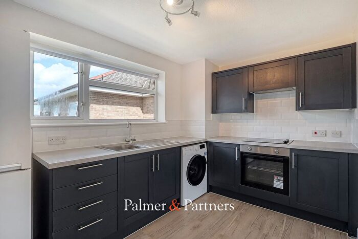 2 Bedroom Flat To Rent In Barnard Road, Chelmsford, Essex, CM2