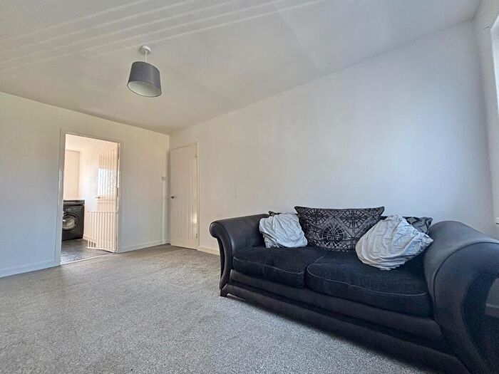 2 Bedroom Flat To Rent In Melbourne Place, Sunderland, SR4
