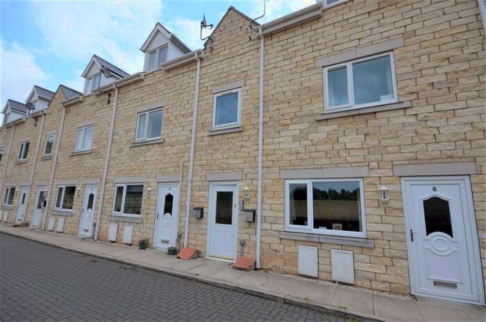 2 Bedroom Apartment To Rent In Field View, Micklefield, LS25