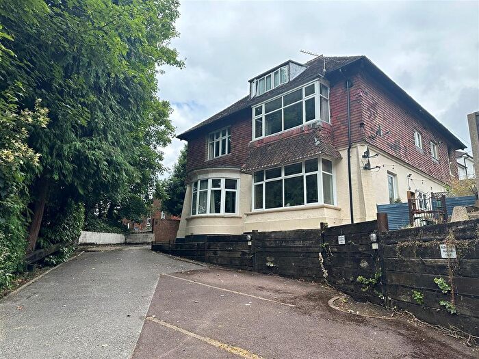 2 Bedroom Flat To Rent In The Galleries, High Street, Aldershot, GU11