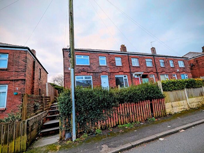 3 Bedroom End Of Terrace House To Rent In Beech Avenue, Oldham, OL4