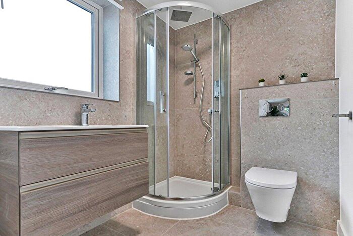 2 Bedroom Apartment To Rent In Madeira Road, Bournemouth, Dorset, BH1