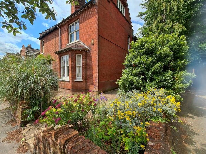 6 Bedroom Semi-Detached House To Rent In College Road, Norwich, NR2